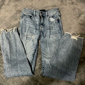 Kendall + Kylie
Skinny jeans
0/24
High rise